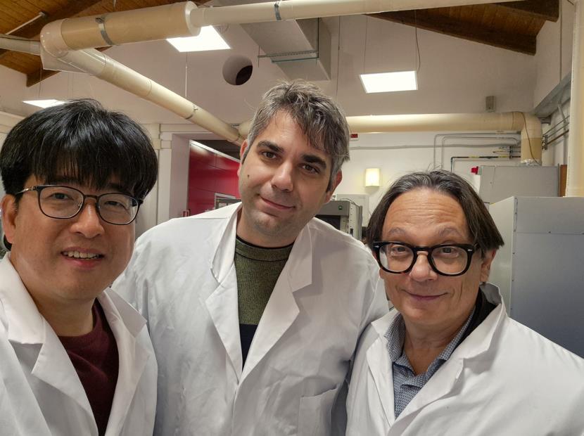 Professor Jun-Dong Kim's Research Team from the Department of Electrical Engineering at Incheon National University Develops Underwater Solar Energy Generation System: World’s First Amphibious Solar Cell Technology That Generates Energy Underwater 대표이미지